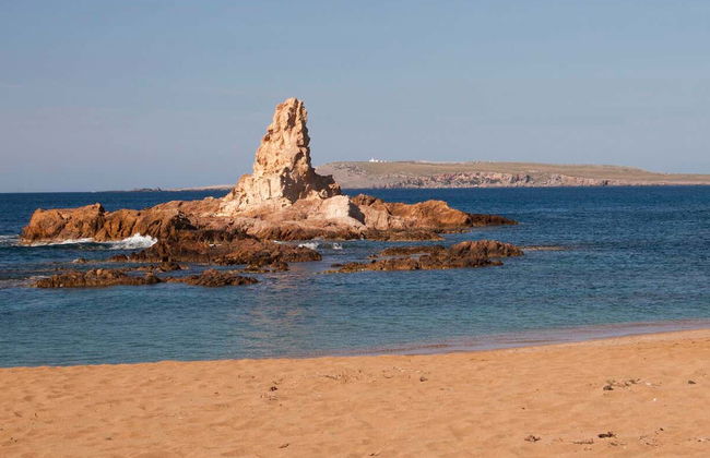 Paseo en catamarán por el norte de Menorca - Foto 1