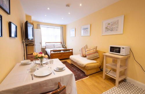 London VEGETARIAN Smoke & Pet Free En-suite with EV parking - Foto 1