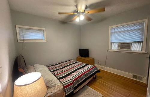 Buffalo 4BR Home 5 Beds, Near Airport & Downtown - Foto 15