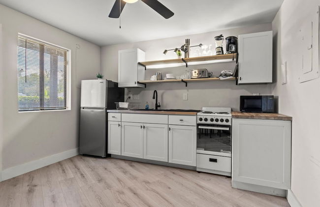 Modern Studio Apartment in Huntsville - Photo 8