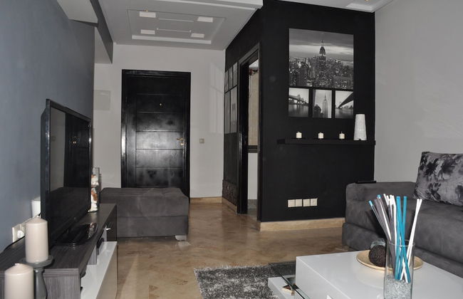 Val Fleuri Apartment With Balcony, Casablanca - Photo 1