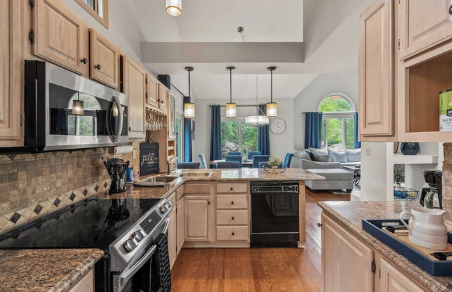 The Boulder Inn by Avantstay Indoor Hot Tub, Game Room, Outdoor Fire Pit - Foto 14