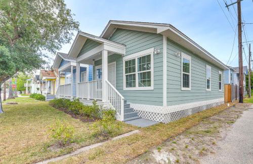 Walk to Beach and Moody Mansion Galveston Home! - Foto 3