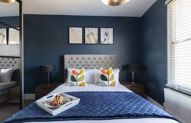 Elliot Oliver - Stunning 6 Bedroom Regency House With Parking - Photo 2