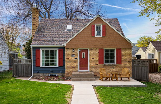 Perfect Family Bungalow - Photo 1