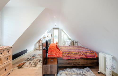 The Studio - Photo 8