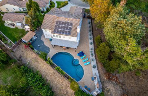 Entire Private Home with 5 Bedrooms 4 Bathrooms 3000 Sq ft Villa, Pool, Hot Tub, Nature, Garage, Winery, Available Now - Foto 40