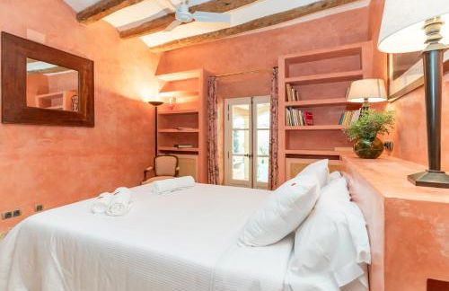 Casa de Piedra ubicada en el exclusivo wine village de Viladellops, te ofrece una experiencia única, donde el lujo y la tradición se fusionan en un entorno natural privilegiado - Foto 30