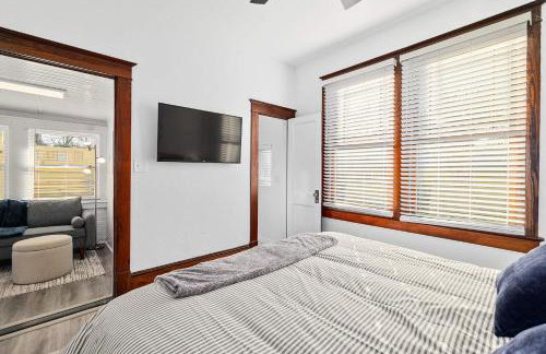 Old Mission Guest Suite - Charming Apartment, 15 Min Walk to Downtown! - Foto 2