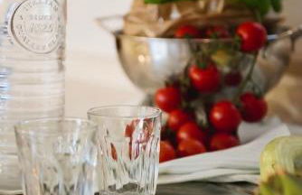 Elegante bilocale con vista mare e parcheggio - Foto 18