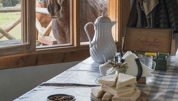 Passeio de cavalo pelo lago Escondido - Photo 5, O lanche no refúgio do lago Escondido