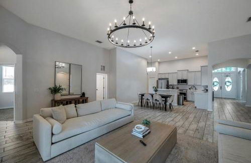 Large 5 bd home close to Beaches - Photo 3