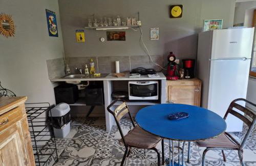 Gite L'Atelier studio de plain pieds accès piscine - Foto 5