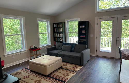 All Decked Up - wifi, view, river access, fire pit, 3 bedrooms, games, family friendly - Foto 13