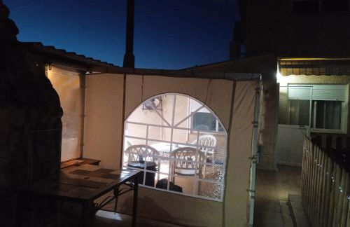 Habitaciones en planta superior independiente con piscina - barbacoa - Foto 16