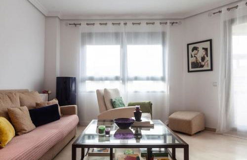 Valencia las Artes y Ciencias + Garaje + Netflix - Photo 17