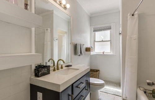 Modern Group Getaway with Private Yard in Cincinnati - Foto 15