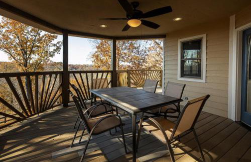 3BR Home w Hot Tub & Sunset Views Near SIUC - Foto 29