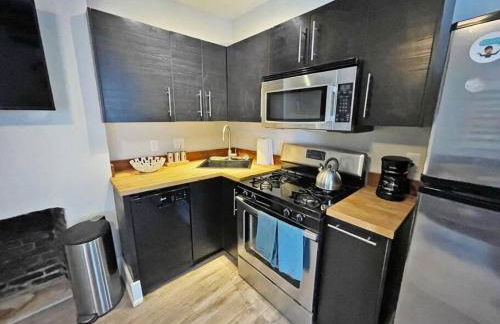 Full Building Huge Downtown Retreat Walkable to Everything - Foto 32