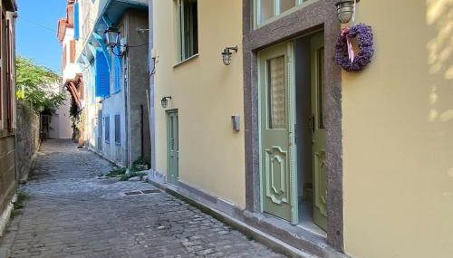 Διαμέρισμα σε ανακαινισμένο αρχοντικό 19ου αιώνα, κέντρο Μύρινας - Foto 3