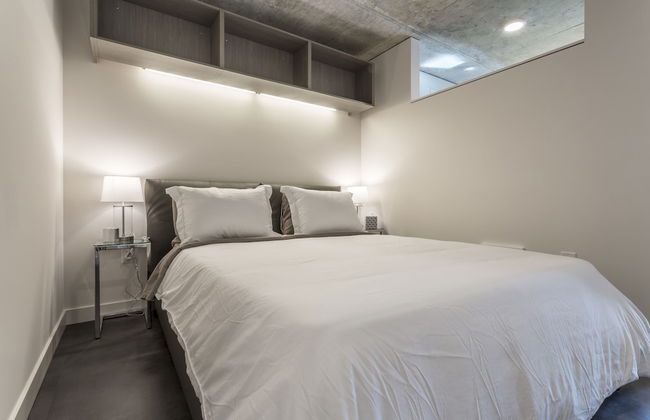 Domicile Suites at Cove - Photo 16