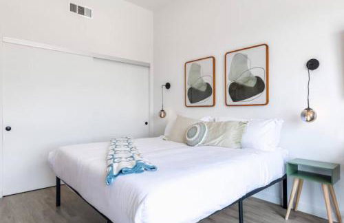 Chic Studio, Walk to Downtown With Skyline Views - Foto 35