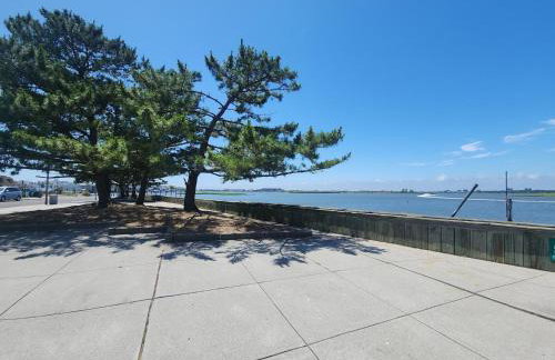 Nestled Away- Comfortable 3BDRM, Central Location - Foto 40