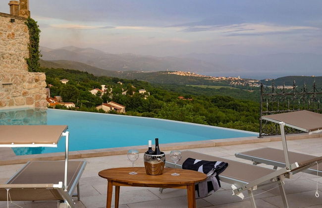 Amazing Villa With Pool, Wellness and Stunning View - Foto 25