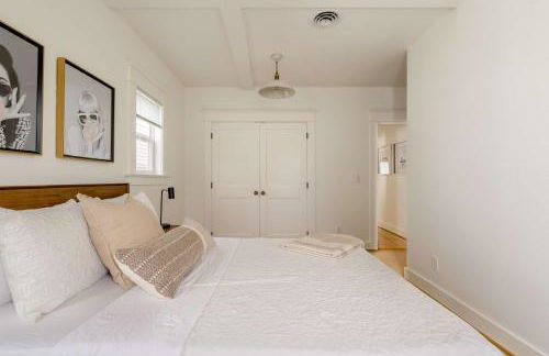 Hipster Vibe Apartment - Food Carts & Live Music - Photo 9