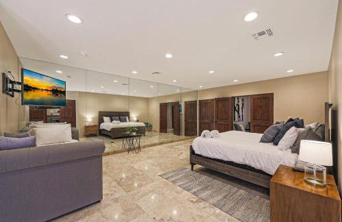 Luxury Estate, Sleeps 24, Sonoran by HomeStakes Stays - Foto 24