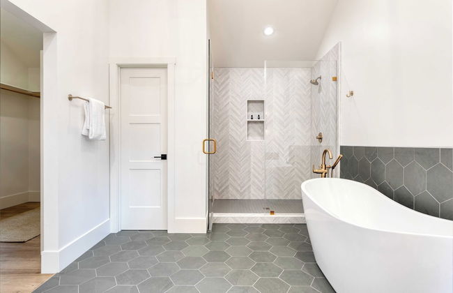 Luxury Retreat, 5mins to the Lake Game Room + Fire Pit Howlite by Avantstay - Foto 10