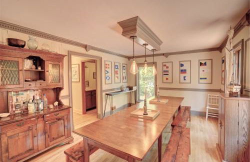 Saratoga Lake Boathouse Retreat - Photo 16