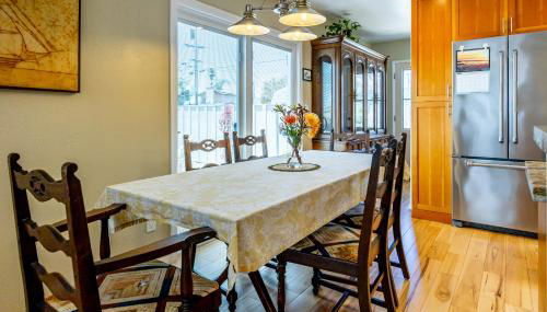 Seaside Garden Escape, A Stroll to the Beach! - Foto 3