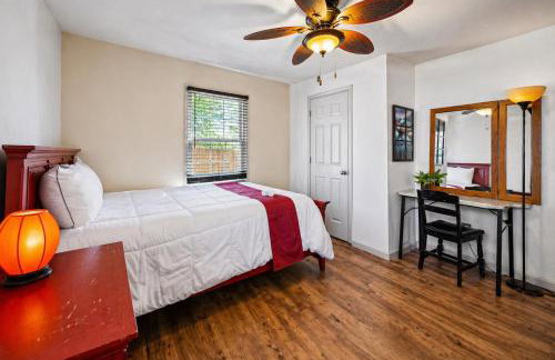 Romantic Nautical Stay in Downtown Wilmington, Cape Fear Inspired, Walkable & Pet-Friendly - Foto 7