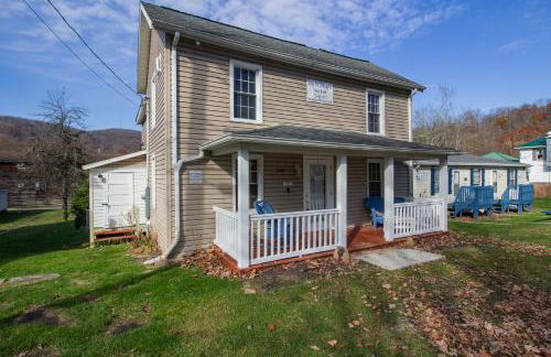 Stay In Ohiopyle in town by the GAP trail, hot tub - Foto 29