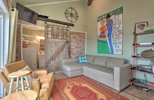 Lakeside Pleasure Island Cabin with Deck and Gas Grill - Foto 9