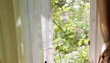 Charming Garden Cottage - Photo 5