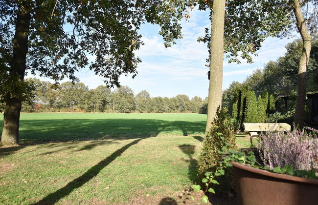 Alluring Holiday Home in Reutum-Weerselo with Hot Tub - Foto 39