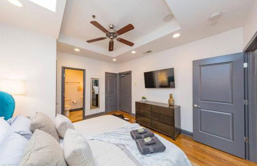 Spacious Penthouse ON the Broadway Strip - Foto 12