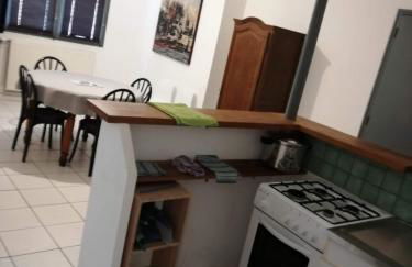 appartement simple entier avec cour pour 2 a 7 personnes - Photo 1