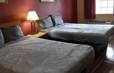 Gated 2 Double Beds Hotel Room 218 - Foto 1