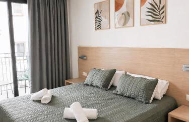 Costa Suite Beach, Pool and Parking - Photo 9