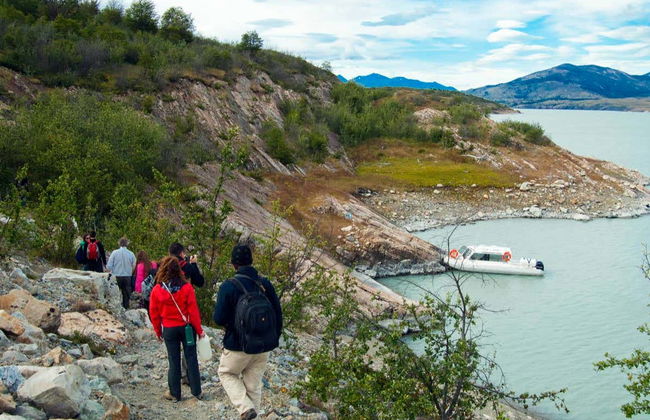 Trek au lac Frías + Balade en bateau à moteur dans les glaciers - Photo 6