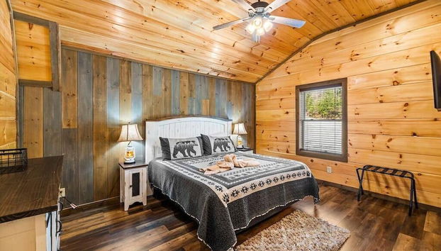 Bearfoot Landing - Photo 3, Room