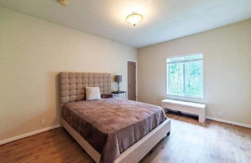 Spacious Ski Chalet W Indoor Hotub & Sep Suite! - Foto 28