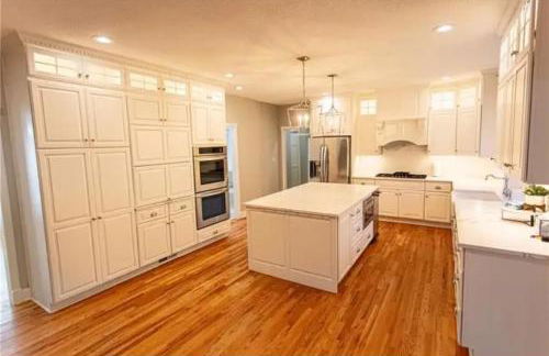 World Cup Ready - Spacious 5-Bedroom Home with Pool, Hot Tub, and Outdoor TV - Foto 37