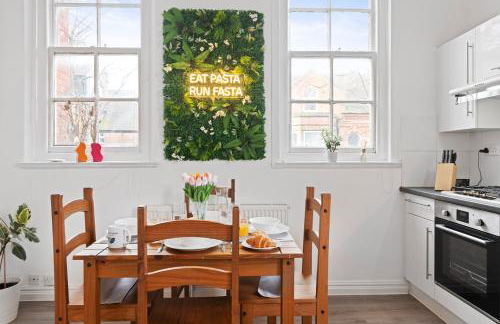 EcoCrest-Superior 2 Bedroom 2 Bath - Free Parking - Sleeps 5 - Photo 14