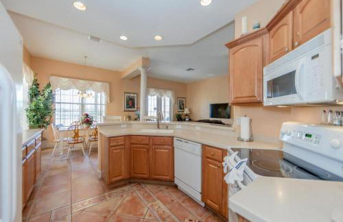 Magical Villa With Pool And Spa! Quiet Community - Foto 6