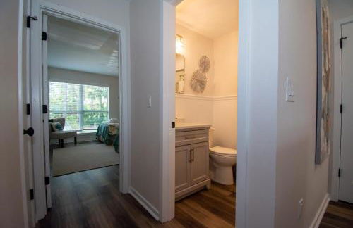 Renovated 2 Br Sleeps 5 With Free Guest Passes - Photo 60