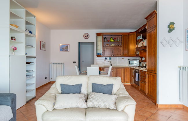 2 bedroom Apartment in Bellano with garden and terrace - Photo 8